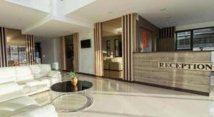 Ο χώρος του λόμπι ή της ρεσεψιόν στο B2 Ubon Premier Hotel