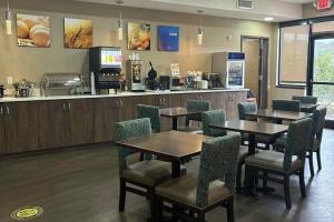 Εστιατόριο ή άλλο μέρος για φαγητό στο Comfort Inn & Suites Near Lake Guntersville