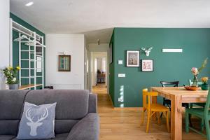 Imagem da galeria de iFlat Pinzolo Apartment Cervo em Pinzolo