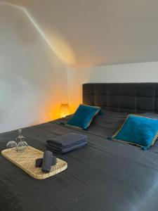 Una cama o camas en una habitación de Woning in Damme nabij Brugge