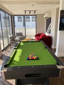 Biliár nebo kulečník v ubytování The Five Ikoyi