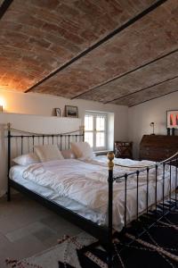 En eller flere senge i et værelse på Casa Balau + 107 billeder