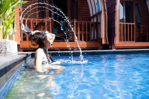 Πισίνα στο ή κοντά στο Little Coco Gili Trawangan Hotel