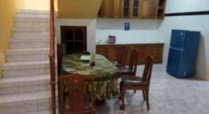 Istumisnurk majutusasutuses Algira Homestay Prambanan
