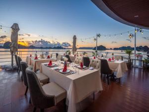 Naturlandskabet i nærheden af båden