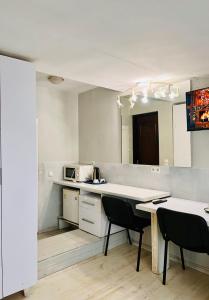 Φωτογραφία από το άλμπουμ του Apartment Studio on Bucuresti 9/1 στο Kισινάου