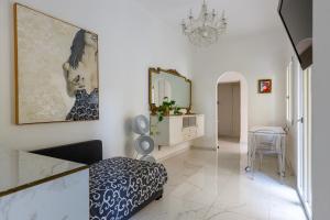 TV a/nebo společenská místnost v ubytování Maison artistique