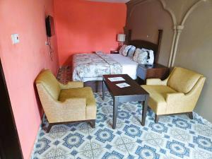 Ένα ή περισσότερα κρεβάτια σε δωμάτιο στο elevation lodge imatt +4 φωτογραφίες