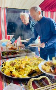 Đồ ăn tại/gần căn hộ