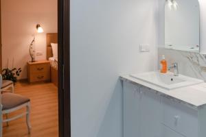 Et badeværelse på Casa PEANA + 127 billeder