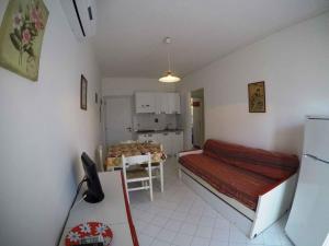 Nhà bếp/bếp nhỏ tại Apartments Beachfront in Rosolina Mare 33984