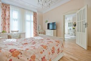 TV a/nebo společenská místnost v ubytování Imperial Apartments - Classic