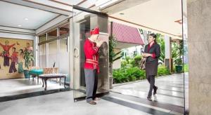 Hosté ubytování Sahid Kawanua Hotel + 64 fotografií