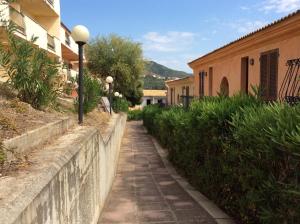 A garden outside Casa Vacanze Residence I delfini