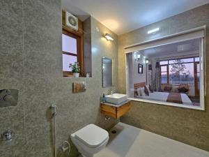 Ένα μπάνιο στο Kufri Farms