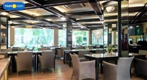 Restaurace v ubytování Regent's Park Hotel at Kayutangan Malang