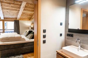 Et badeværelse på Residenz Illyrica Tirol + 150 billeder