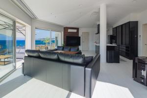 Kuchyň nebo kuchyňský kout v ubytování at SUNSET VILLA いなみ