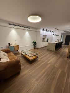 Khu vực ghế ngồi tại Stylish Penthouse Beach Front