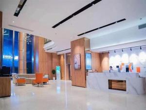 Ο χώρος του λόμπι ή της ρεσεψιόν στο New Regent Hotel