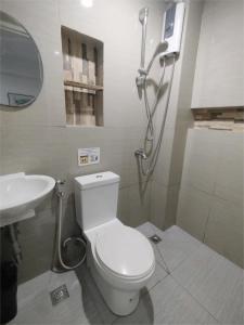 Un baño de Sulit Budget Hotel VMapa