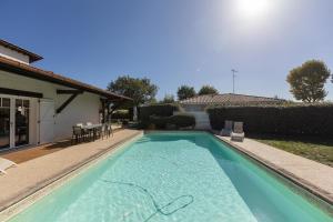 Swimmingpoolen hos eller tæt på VILLA JOSEPHINE with swimmingpool in Arès