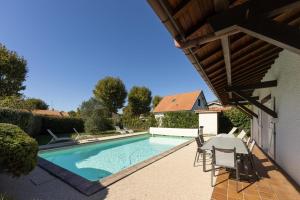 Swimmingpoolen hos eller tæt på VILLA JOSEPHINE with swimmingpool in Arès + 89 billeder