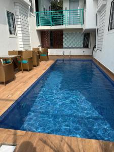 La pileta dentro o cerca de High Five Hotels