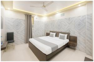 Φωτογραφία από το άλμπουμ του Krishna Imperial Palace Charbagh- Palace near Lucknow Railway Station # Free Wifi # Room Service And Parking Facility - Fully Air conditioning Luxuary Room - Top Rated Hotel In Lucknow σε Λάκναου