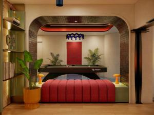 Un lugar para sentarse en Savvy by M Village Hai Ba Trung - Saigon Downtown