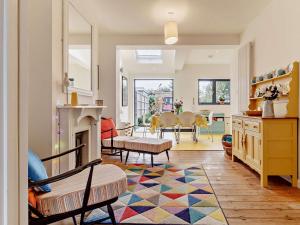 Posezení v ubytování 3 Bed in Walton on the Naze 93784