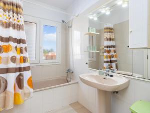 Ένα μπάνιο στο Live Candelaria Atlantic Home