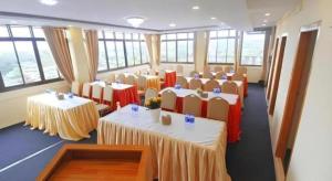 Posezení v ubytování Goldenhill Hotel + 176 fotografií