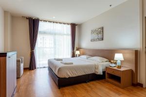 Gallery image of Mahachai Grand View 