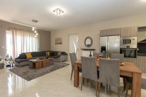 Kuchyň nebo kuchyňský kout v ubytování Mary Luxury House