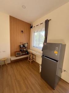 Кухня или мини-кухня в Lom Phangan Studio
