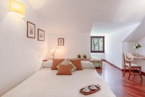 En eller flere senge i et værelse på VILLA LIA 10, Emma Villas + 41 billeder