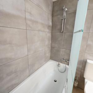 Ванная комната в Chalet Graben - Aare Jungfrau AG +15 фотографий