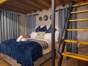 Ένα ή περισσότερα κρεβάτια σε δωμάτιο στο Calypso Sunset