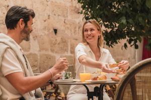 Еда / где поесть недалеко от отеля