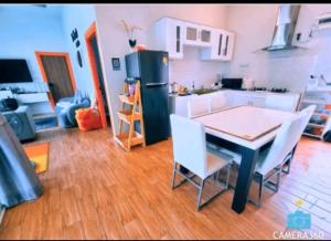 Кухня или мини-кухня в The time pool villa
