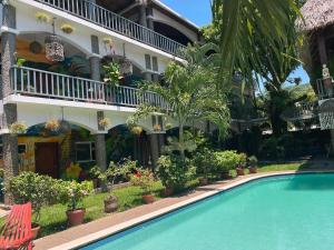 Hồ bơi trong/gần Lokoo Resort