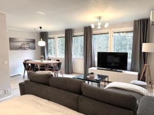 Et tv og/eller underholdning på Lägenhet nära Isaberg Hestra