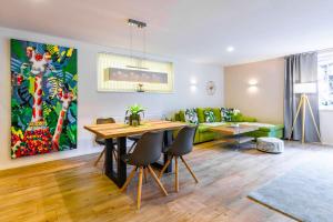 Φωτογραφία από το άλμπουμ του Ferienwohnung "Königssuite" - Mit Hotelfrühstück, Sauna, fast direkt am See σε Schliersee +12 φωτογραφίες