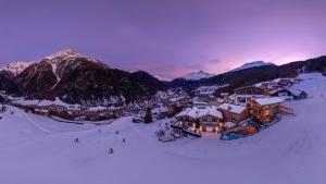 Příroda nedaleko chaty + 72 fotografií