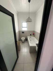 Et badeværelse på Ribraham at sea