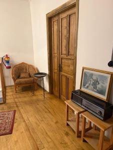 TV a/nebo společenská místnost v ubytování Nil Pansiyon