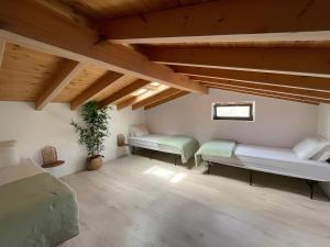 Postel nebo postele na pokoji v ubytování Forest House Oku + 37 fotografií