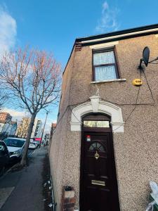 Nabolaget omkring pensionatet eller i nærheden