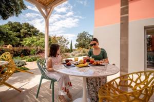 Jídlo v hotelu nebo okolí